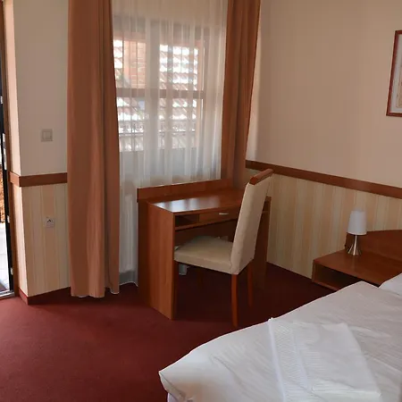 Na Potocnej 4* スカリツァ